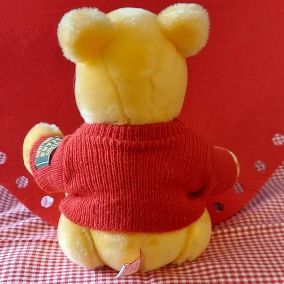 Retired Winnie the Pooh - Picture 3 of 8